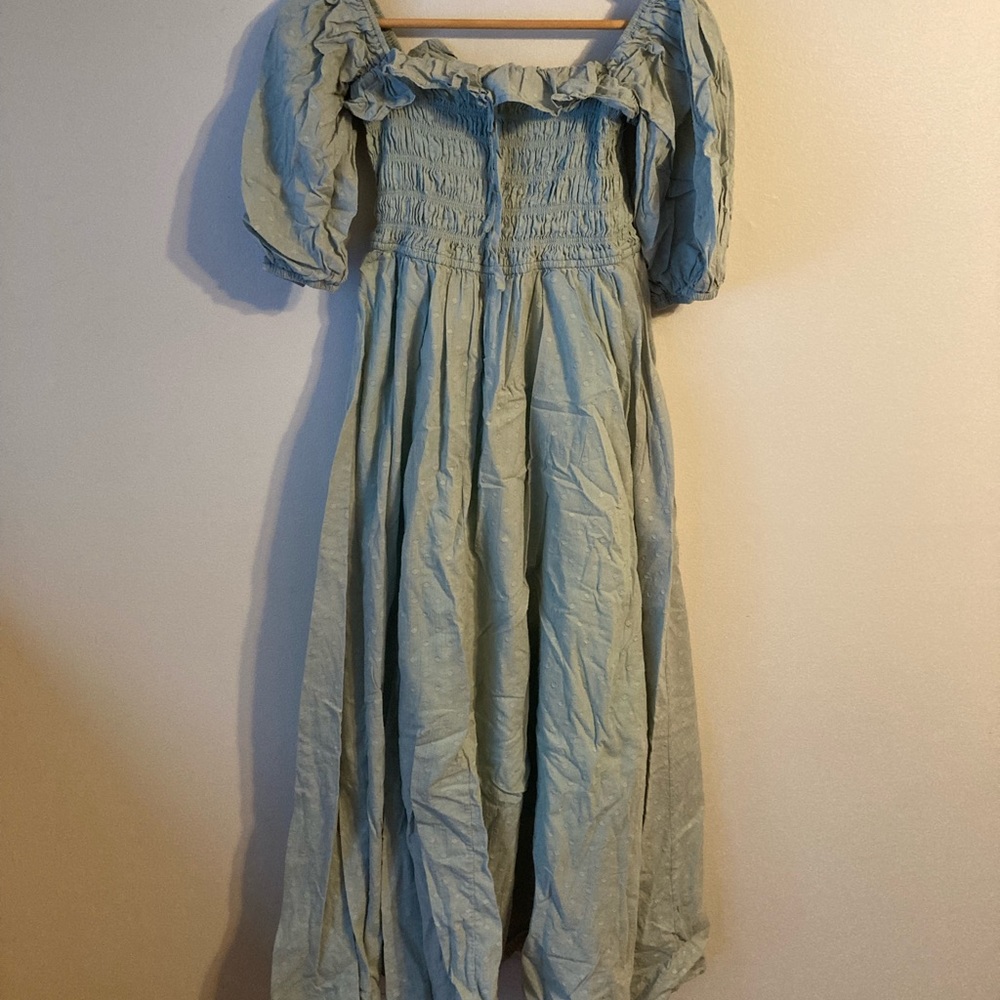Cottagecore prairie dress, puff sleeves. Size medium. Light seafoam/teal color.
